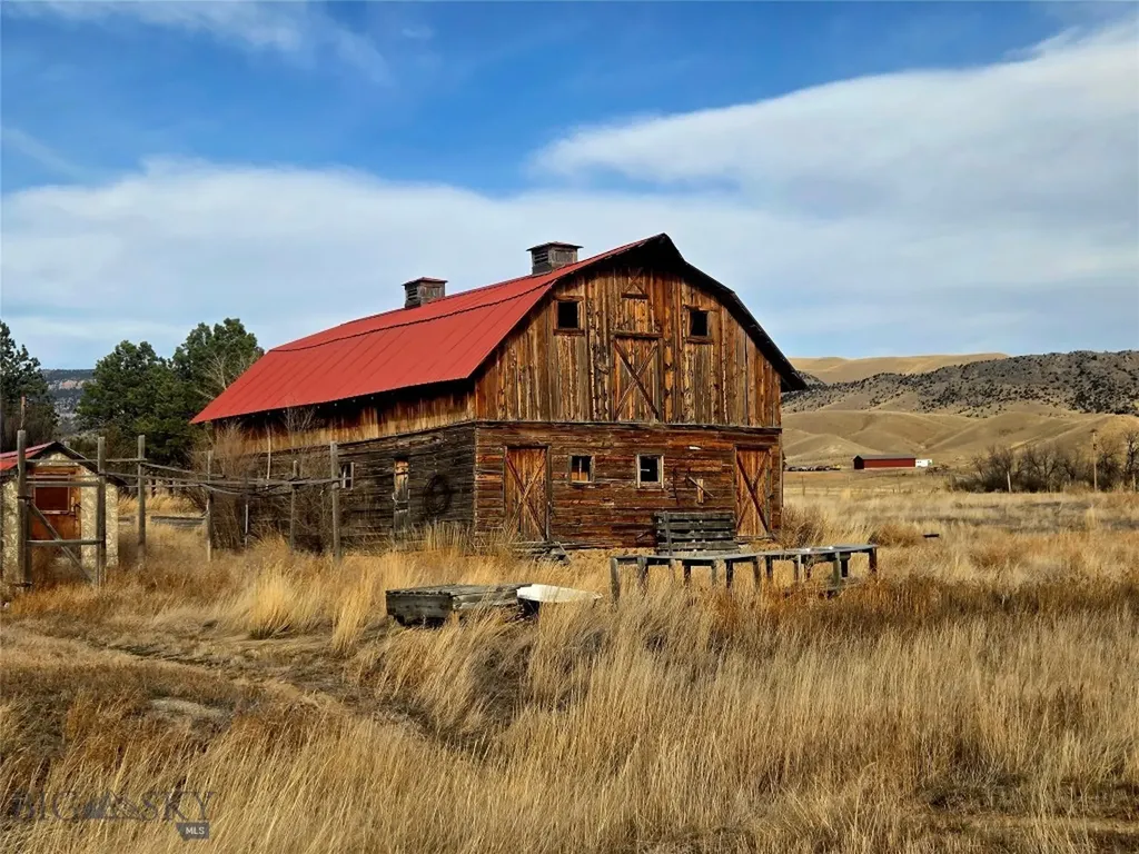 117 Yellowstone Whitehall MT 59759