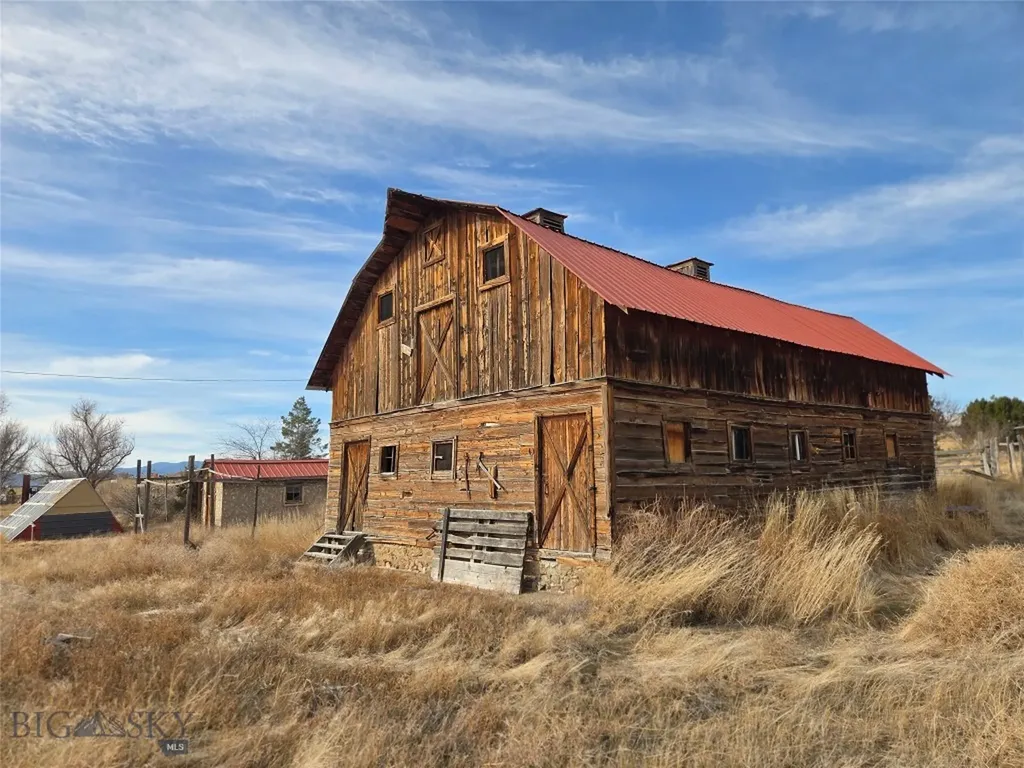 117 Yellowstone Whitehall MT 59759