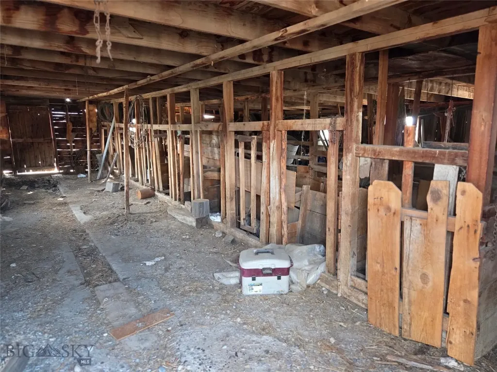 117 Yellowstone Whitehall MT 59759