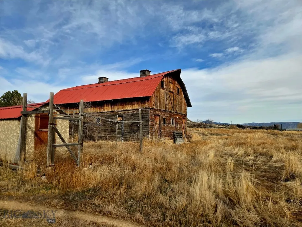 117 Yellowstone Whitehall MT 59759