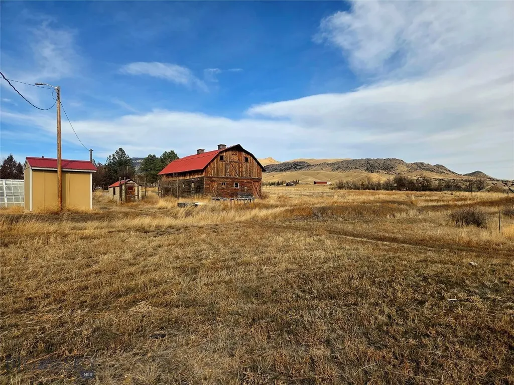 117 Yellowstone Whitehall MT 59759
