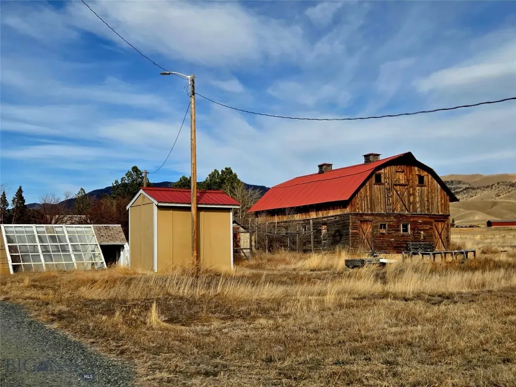117 Yellowstone Whitehall MT 59759