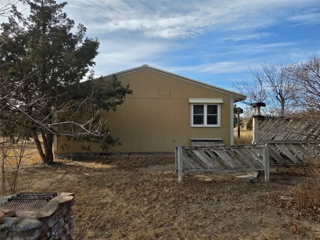 117 Yellowstone Whitehall MT 59759