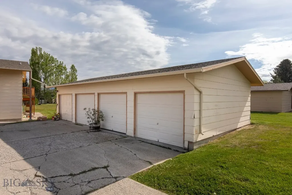 3811 Ravalli Bozeman MT 59718