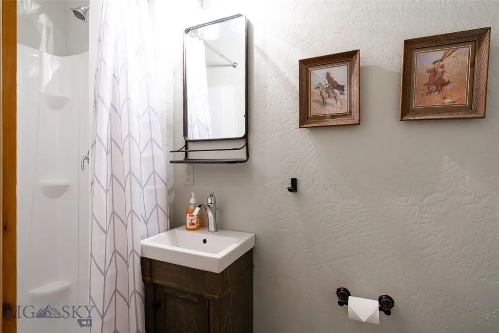 8 Ramshorn Mountain Court Ennis MT 59729