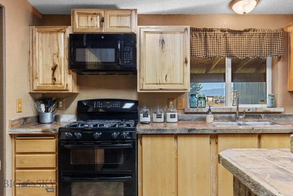 2621 Jackrabbit Lane Bozeman MT 59718