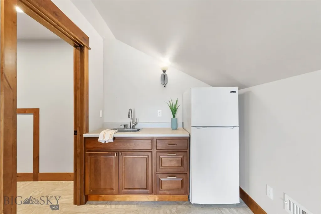 285 Water Fowl Way Bozeman MT 59718