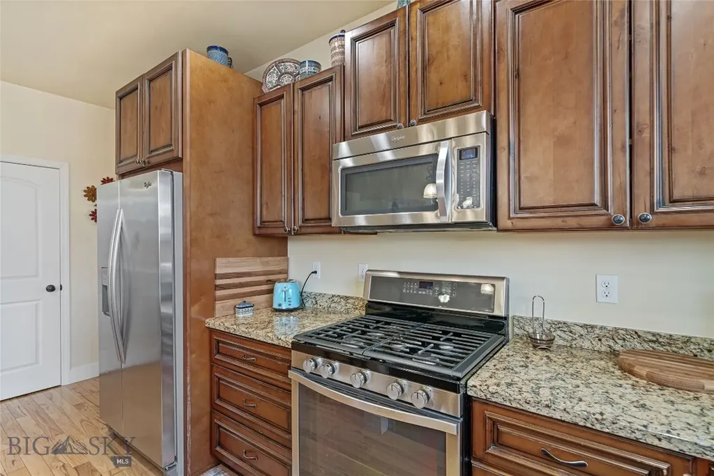 304 Farmall Lane Manhattan MT 59741