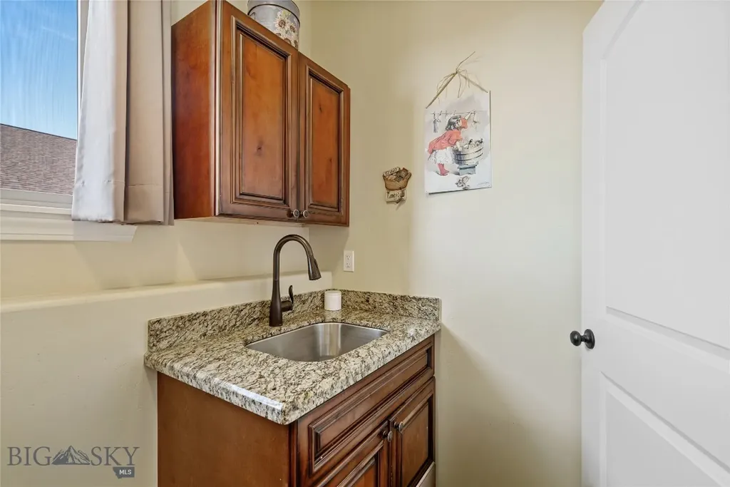 304 Farmall Lane Manhattan MT 59741