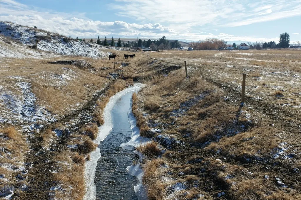 8200 Camp Creek Road Manhattan MT 59741