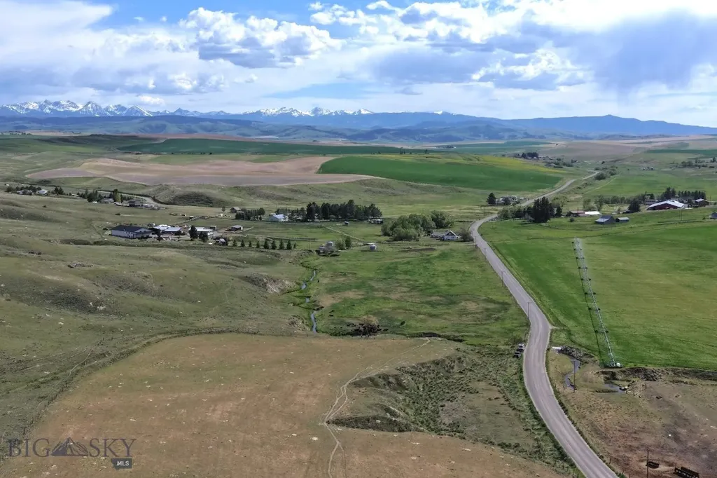 8200 Camp Creek Road Manhattan MT 59741