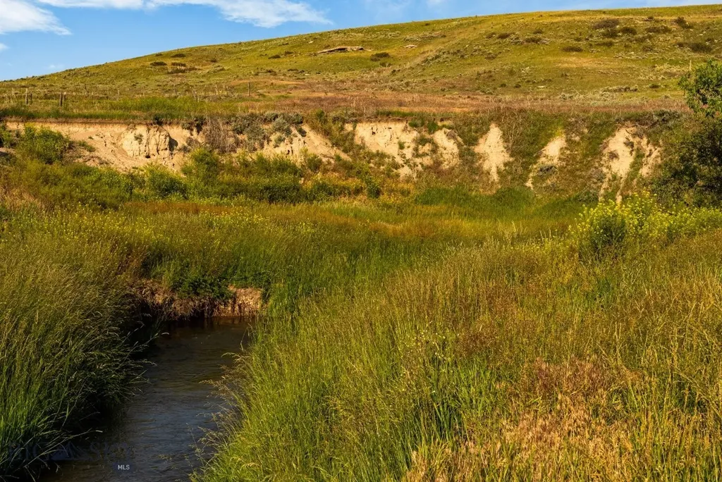 8200 Camp Creek Road Manhattan MT 59741