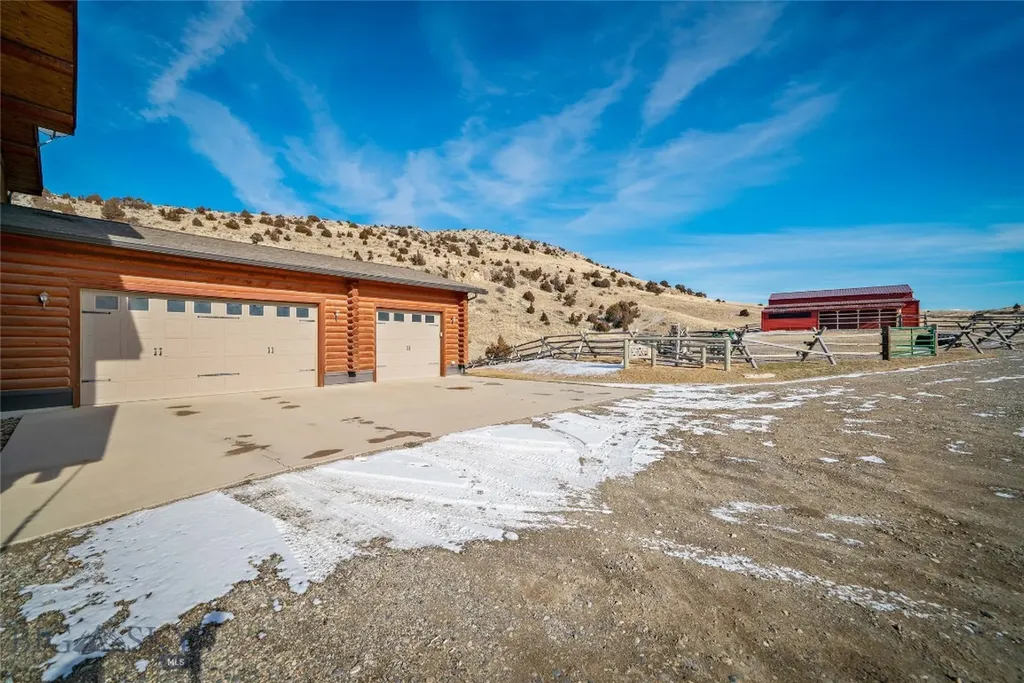 1460 Horseshoe Gulch Road Manhattan MT 59741