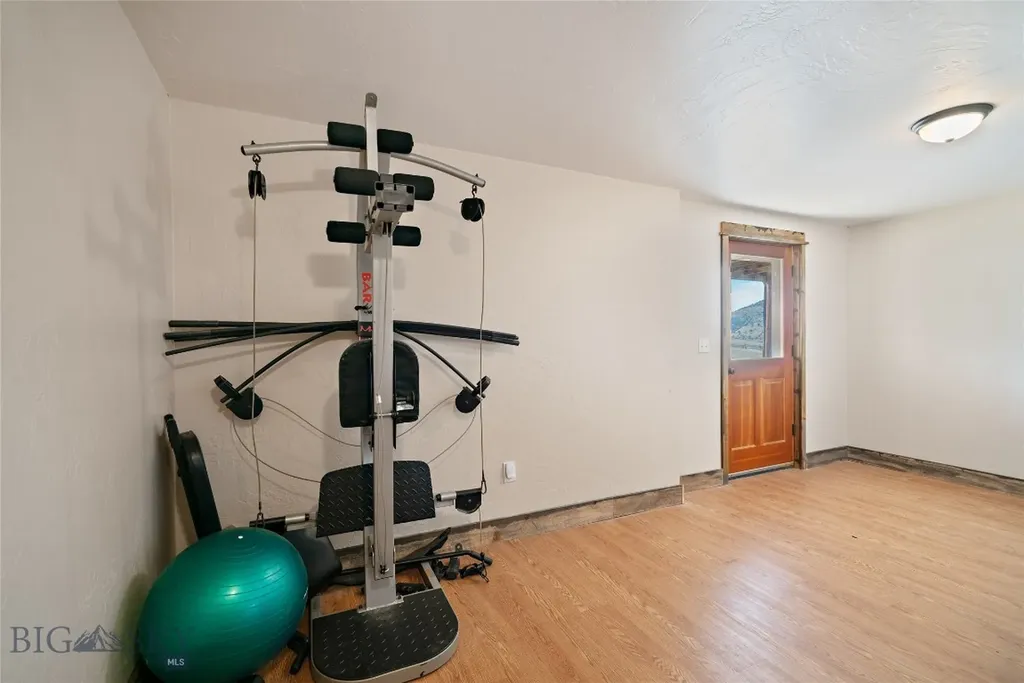 1460 Horseshoe Gulch Road Manhattan MT 59741