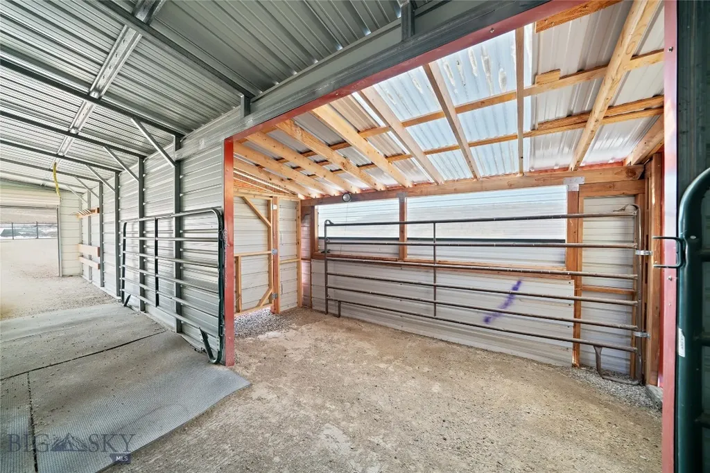 1460 Horseshoe Gulch Road Manhattan MT 59741