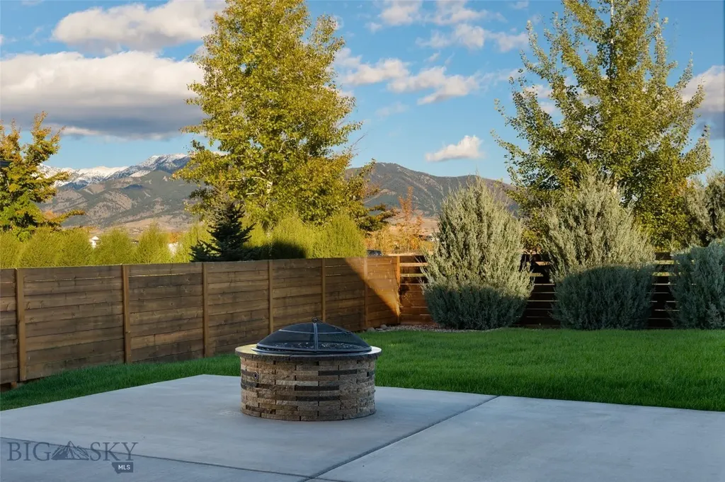 1502 Ryun Sun Way Bozeman MT 59718