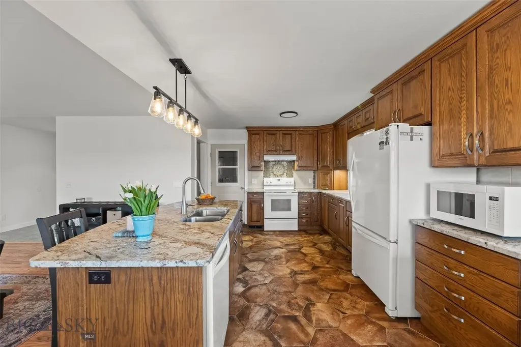 2306 Constellation Livingston MT 59047