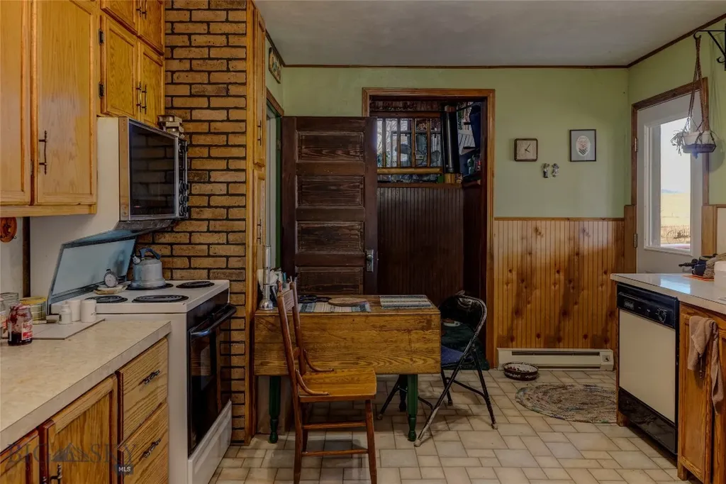 25 Becker Lane Wilsall MT 59086