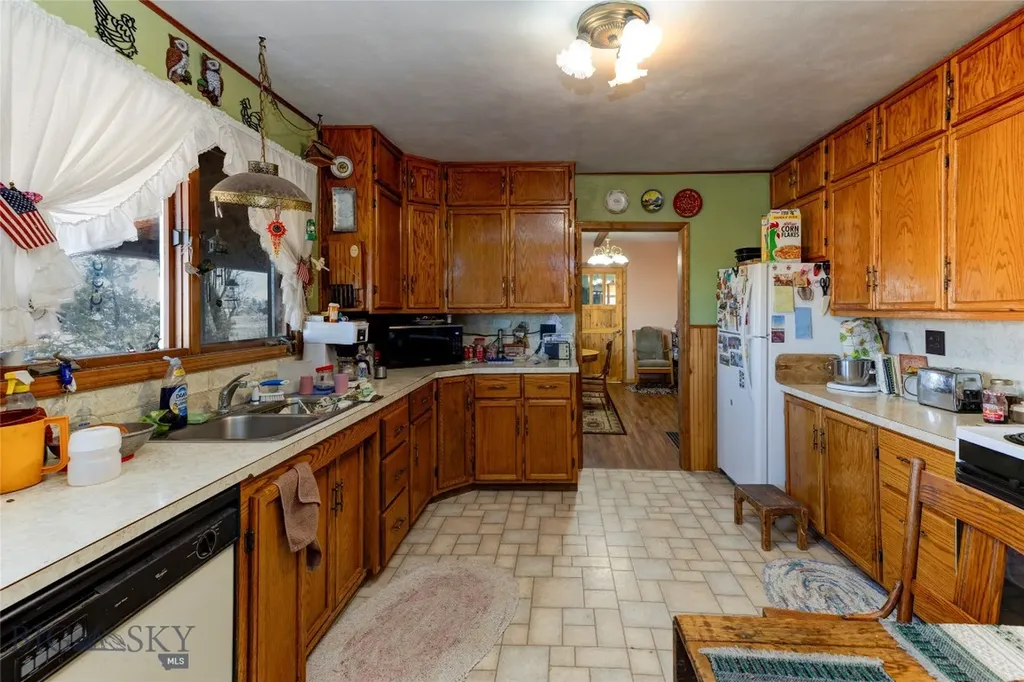 25 Becker Lane Wilsall MT 59086