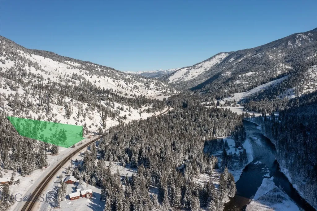 48295 Gallatin Road Gallatin Gateway MT 59730