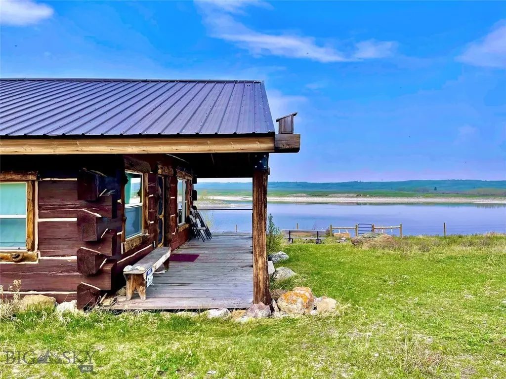 36 S Shore Road Babb MT 59411