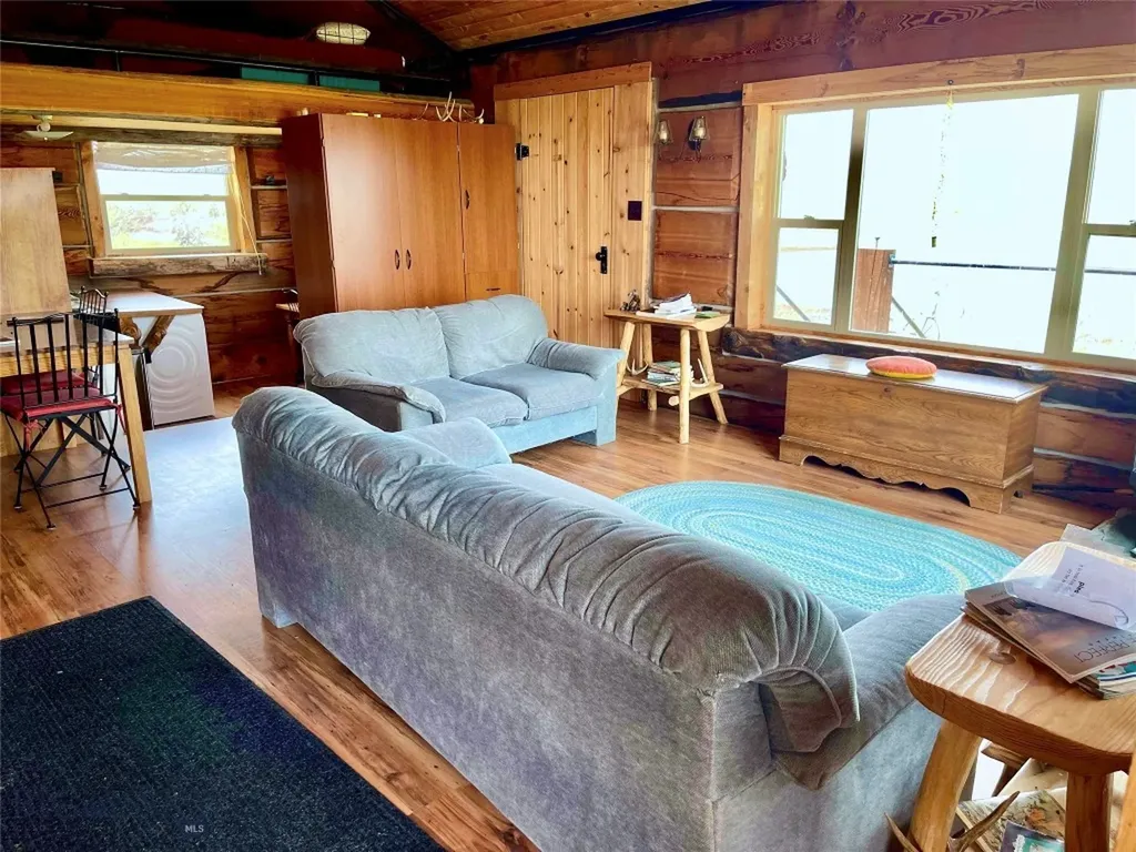36 S Shore Road Babb MT 59411