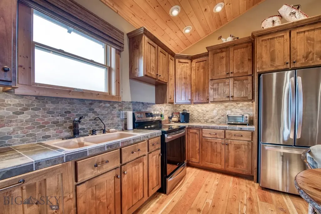 406 Chief Joseph Trail Darby MT 59829