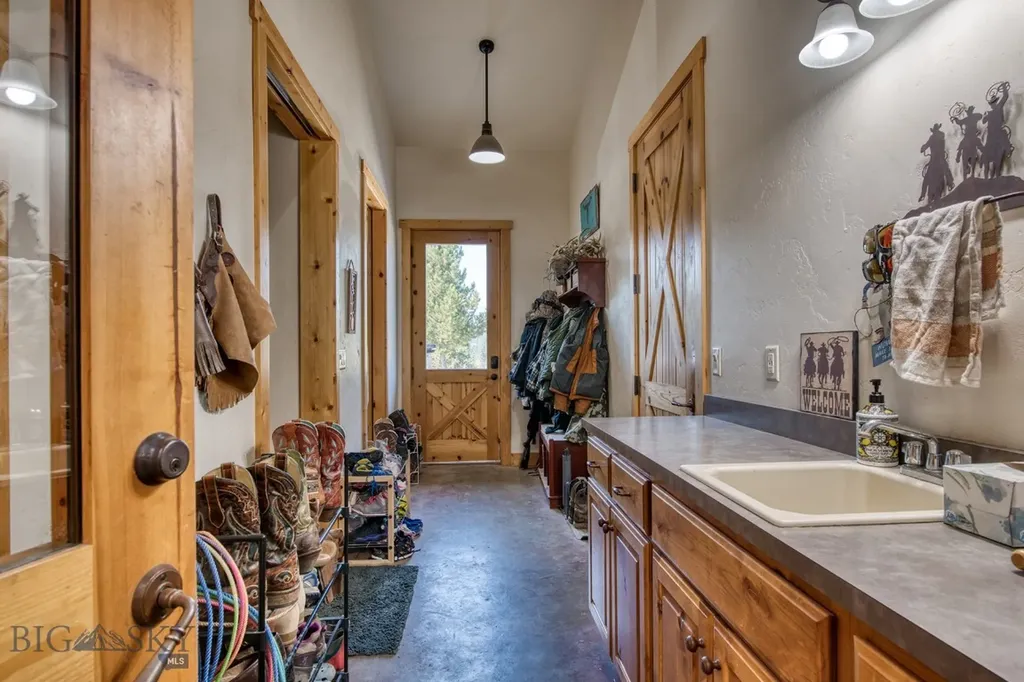 406 Chief Joseph Trail Darby MT 59829