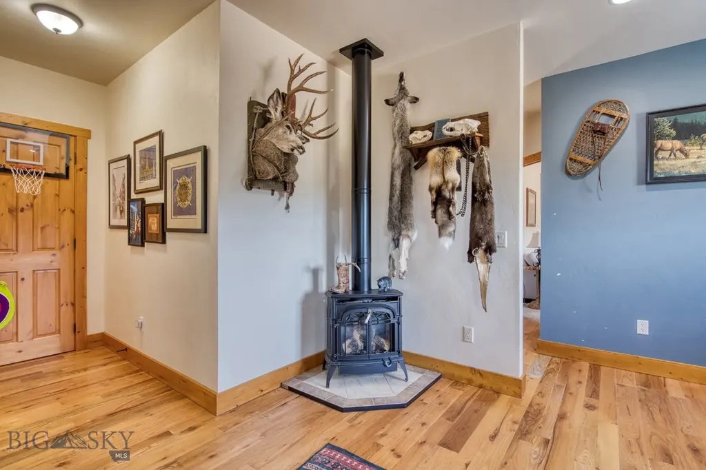 406 Chief Joseph Trail Darby MT 59829