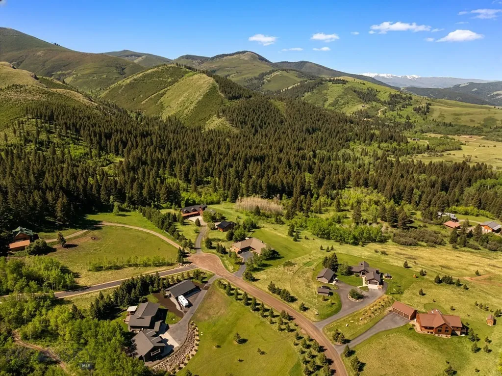 303 S Big Elk Meadow Road Gallatin Gateway MT 59730