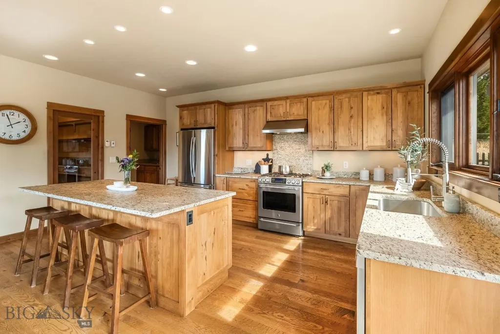 303 S Big Elk Meadow Road Gallatin Gateway MT 59730