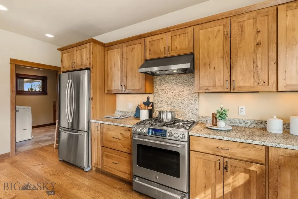 303 S Big Elk Meadow Road Gallatin Gateway MT 59730