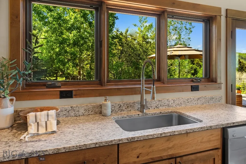 303 S Big Elk Meadow Road Gallatin Gateway MT 59730