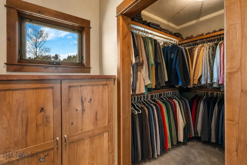 303 S Big Elk Meadow Road Gallatin Gateway MT 59730
