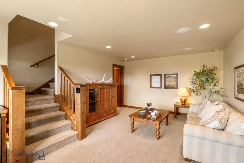 303 S Big Elk Meadow Road Gallatin Gateway MT 59730
