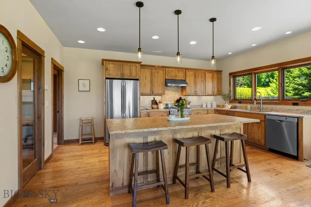 303 S Big Elk Meadow Road Gallatin Gateway MT 59730