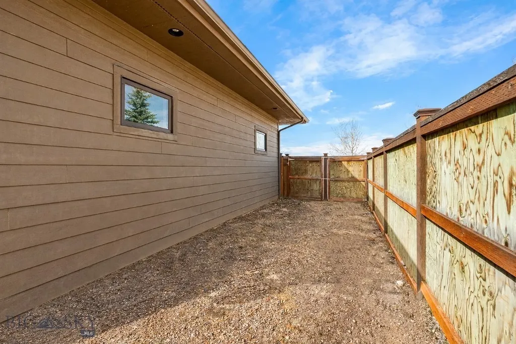 303 S Big Elk Meadow Road Gallatin Gateway MT 59730