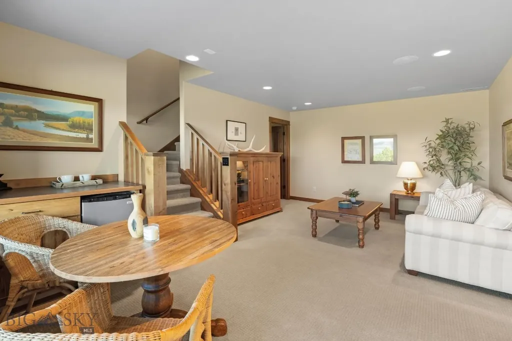 303 S Big Elk Meadow Road Gallatin Gateway MT 59730