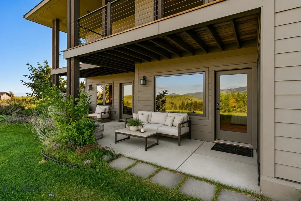 303 S Big Elk Meadow Road Gallatin Gateway MT 59730
