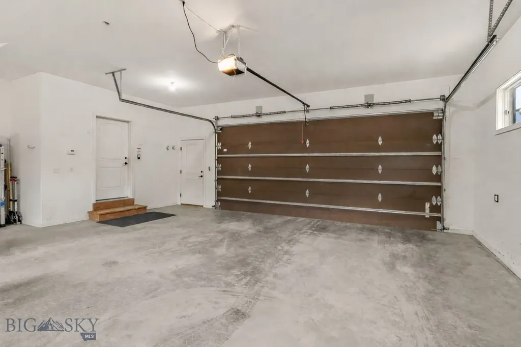 303 S Big Elk Meadow Road Gallatin Gateway MT 59730