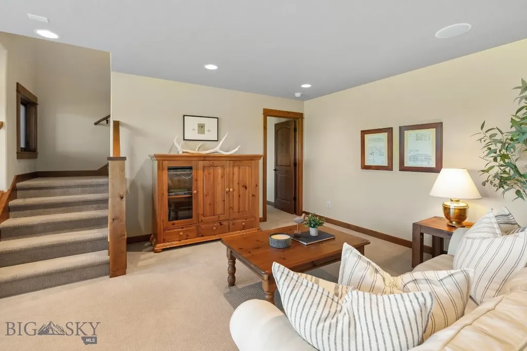 303 S Big Elk Meadow Road Gallatin Gateway MT 59730