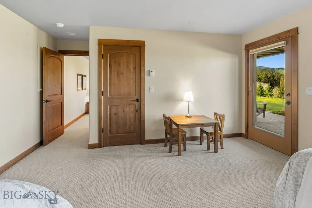 303 S Big Elk Meadow Road Gallatin Gateway MT 59730