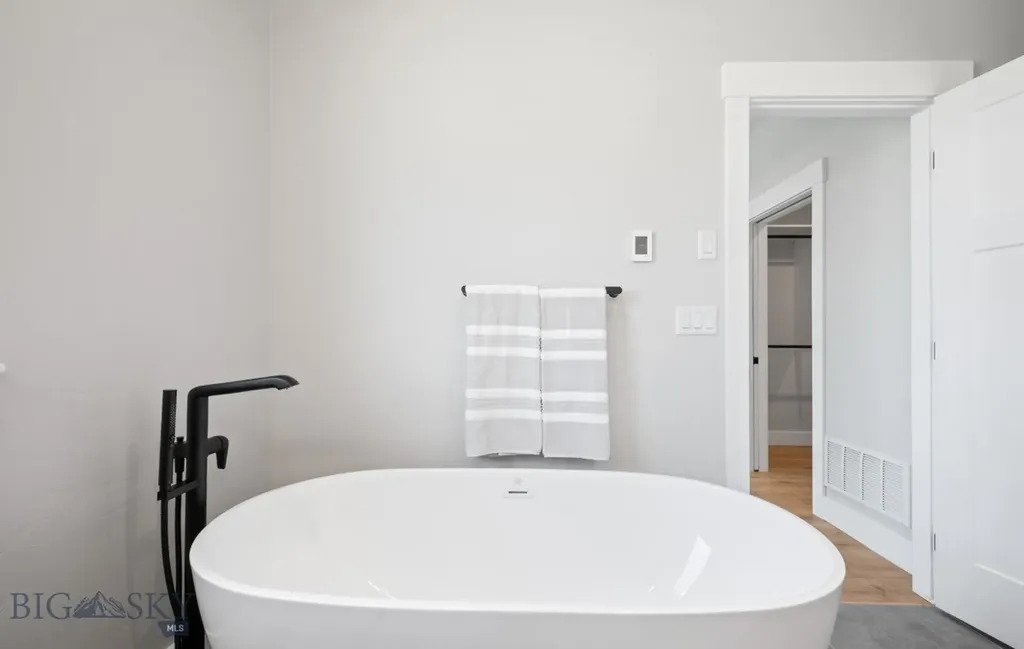 303 S Crispin Street Manhattan MT 59741