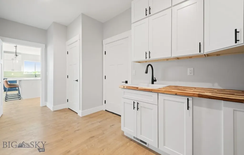 303 S Crispin Street Manhattan MT 59741
