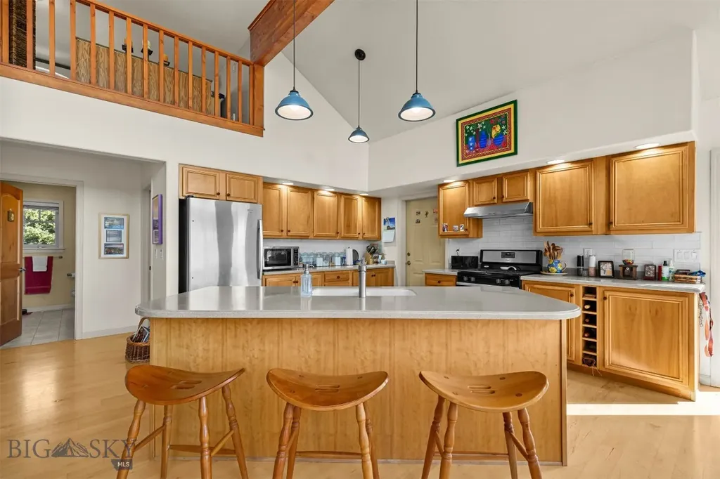 330 Evening Star Lane Bozeman MT 59715