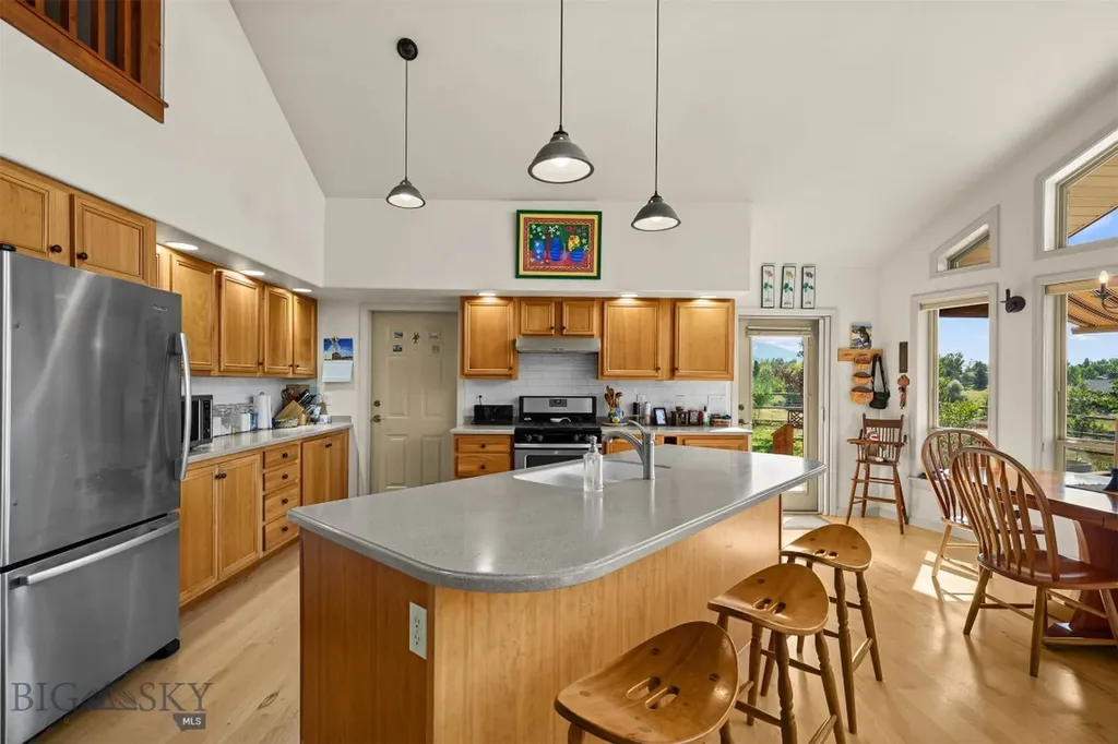 330 Evening Star Lane Bozeman MT 59715