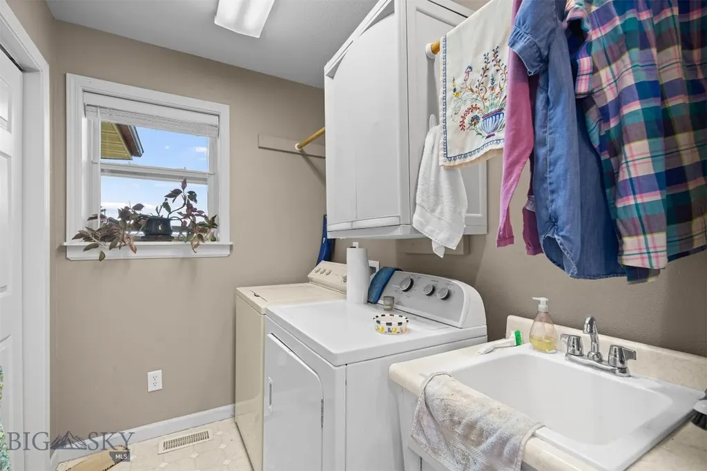 330 Evening Star Lane Bozeman MT 59715