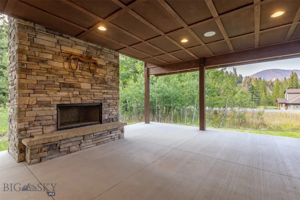 17 Nordic Lane Big Sky MT 59716
