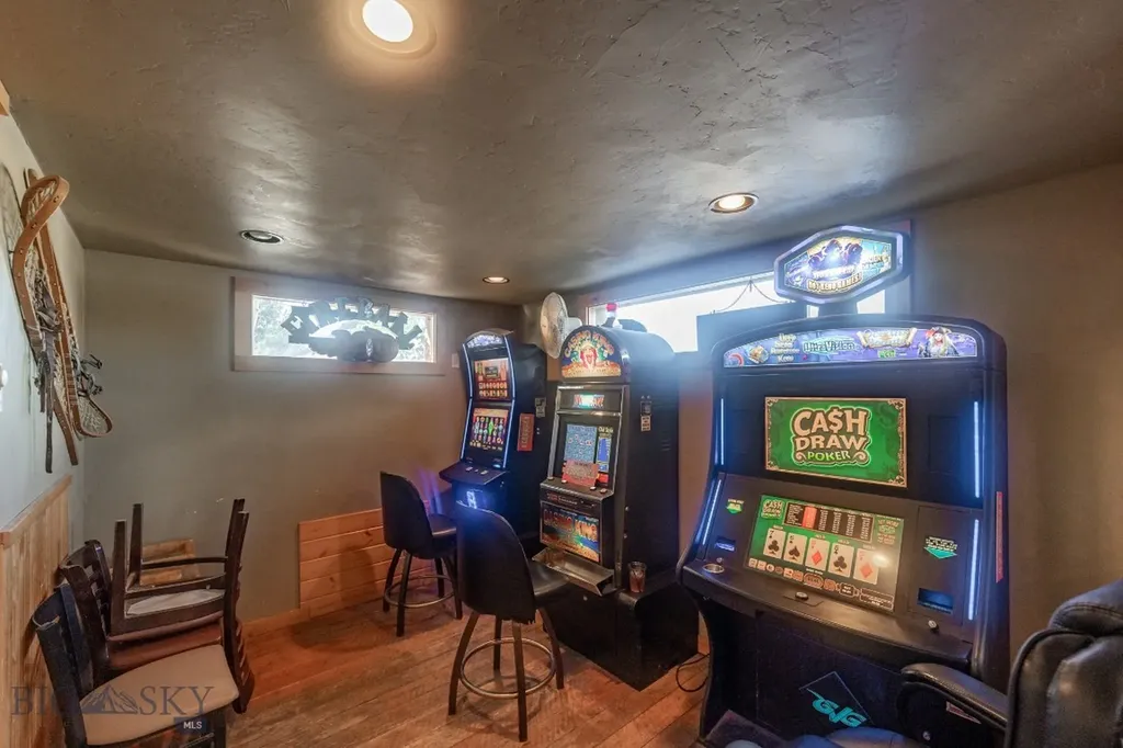 70 Murphy Lane Emigrant MT 59065