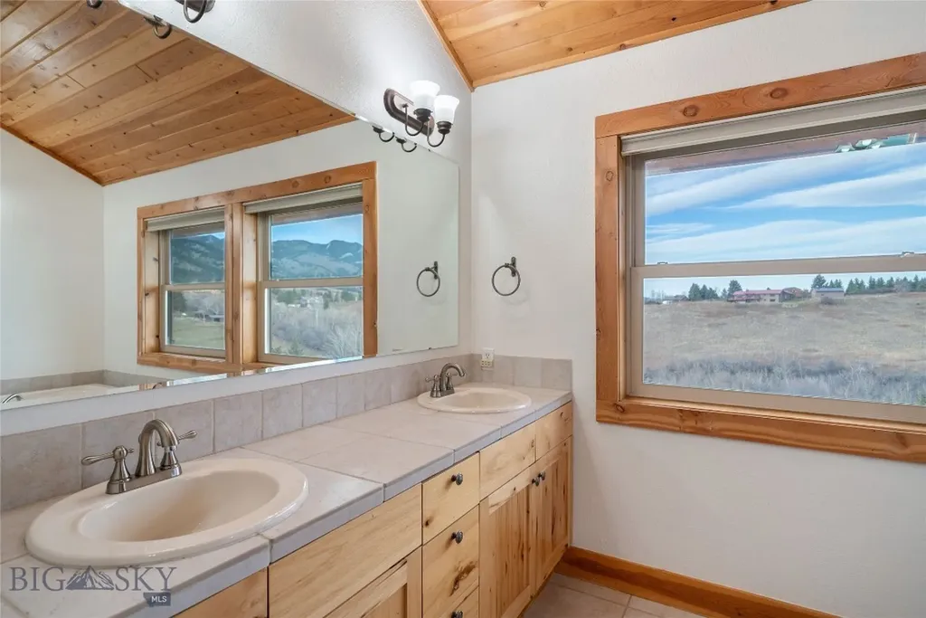 8407 Little Gully Run Bozeman MT 59715